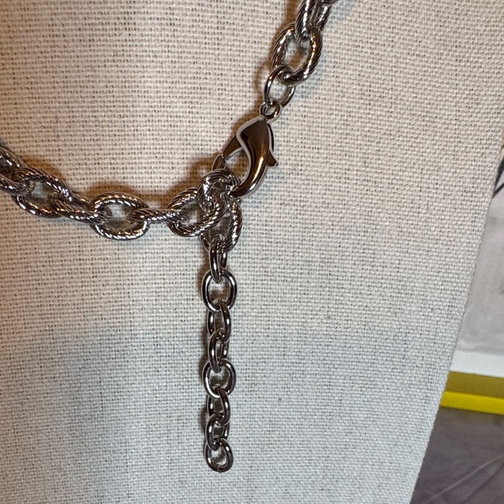 Two Tone Chunky Chain Necklace with Crystal & Pearl Charms BNIB - Picture 3 of 3